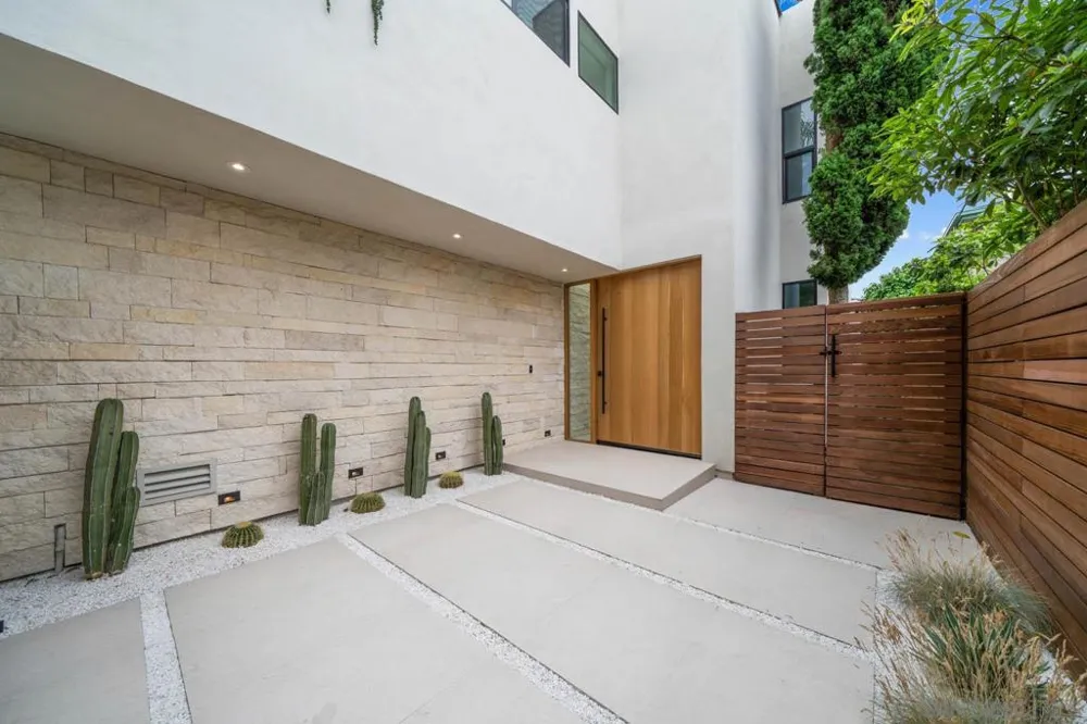 7376 Fay Ave La Jolla, CA 92037