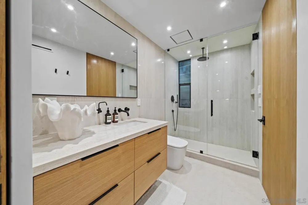 7376 Fay Ave La Jolla, CA 92037