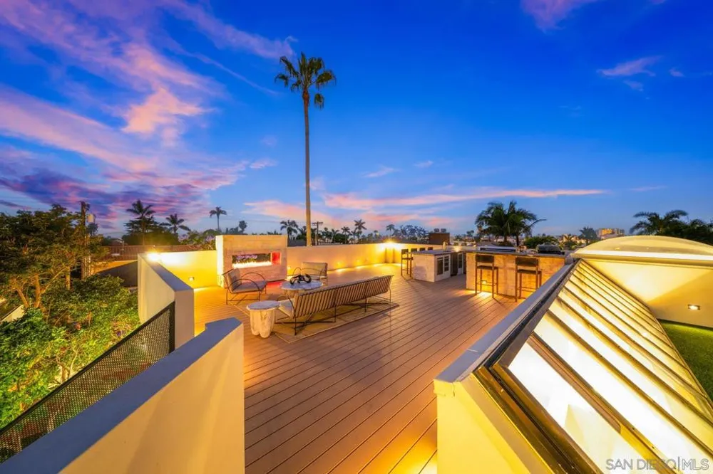7376 Fay Ave La Jolla, CA 92037