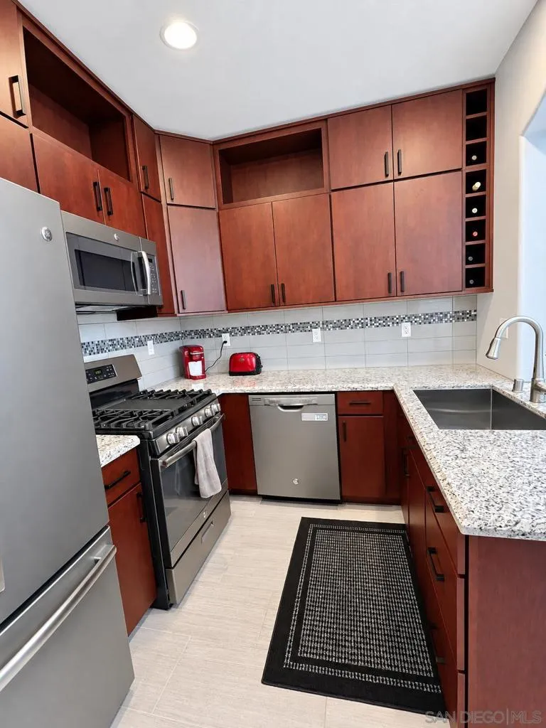 3683 Jetty Pt. Carlsbad, CA 92010