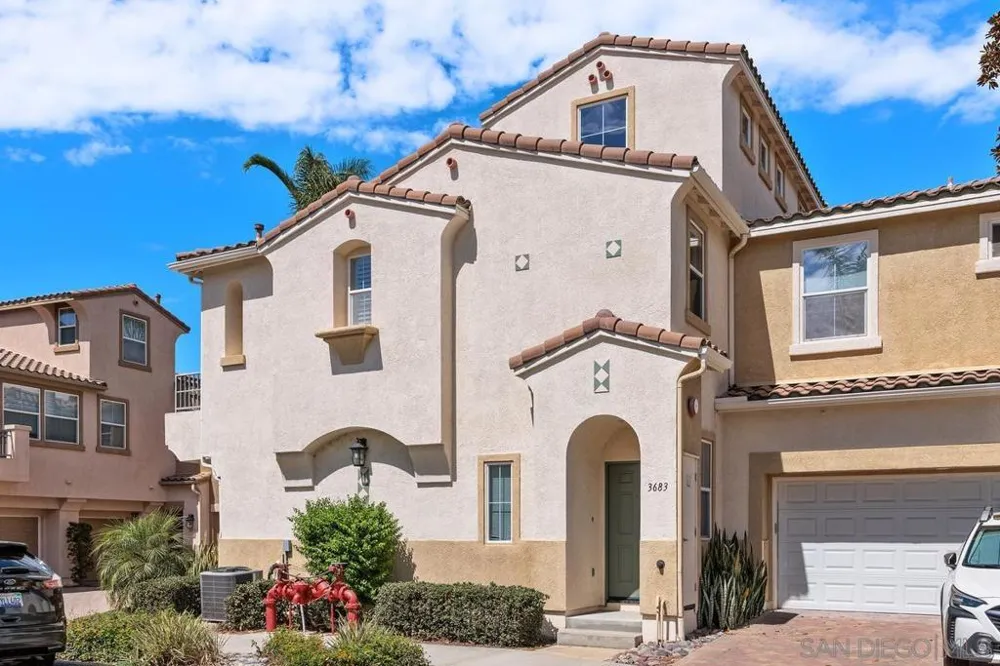 3683 Jetty Point Carlsbad, CA 92010