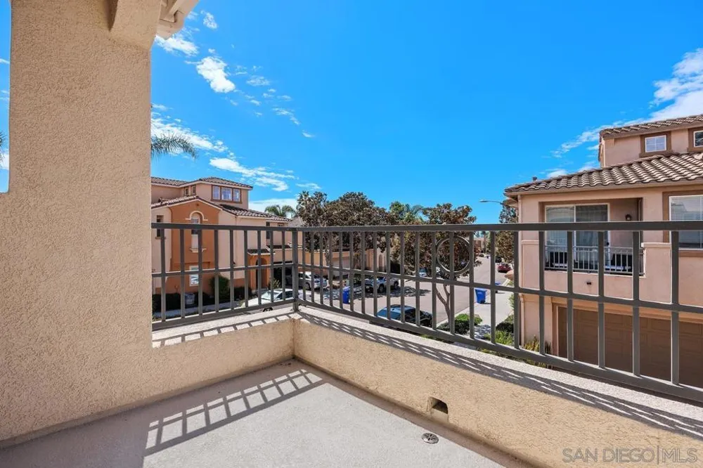 3683 Jetty Point Carlsbad, CA 92010