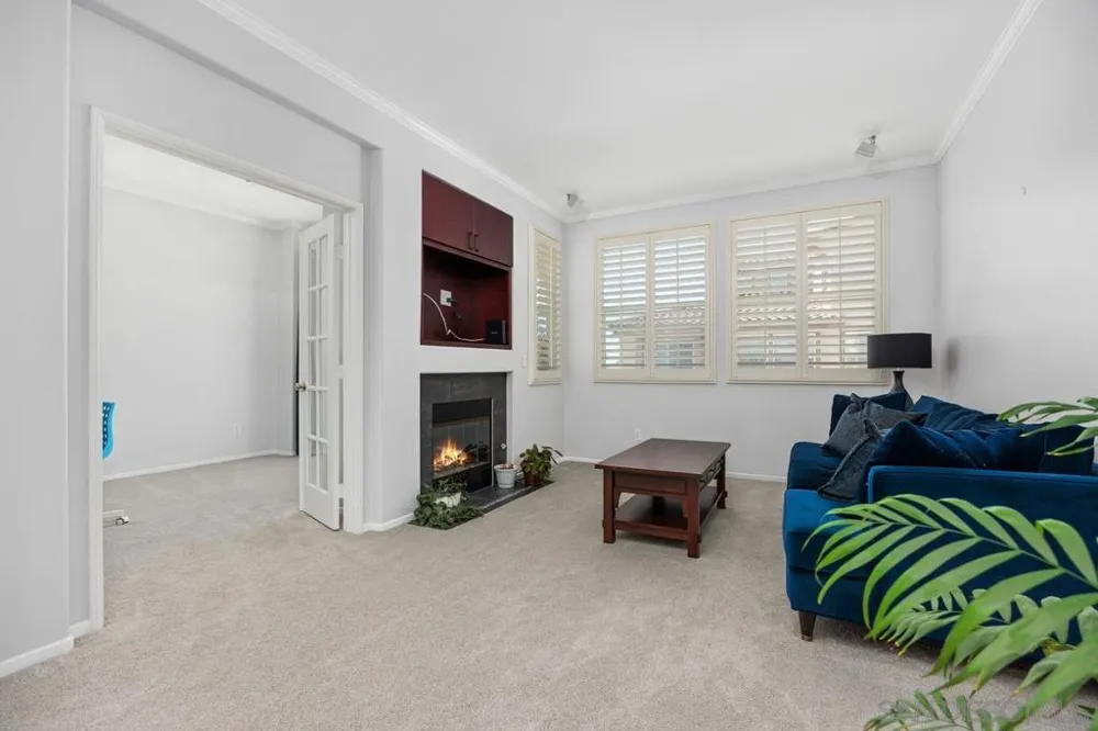 3683 Jetty Point Carlsbad, CA 92010