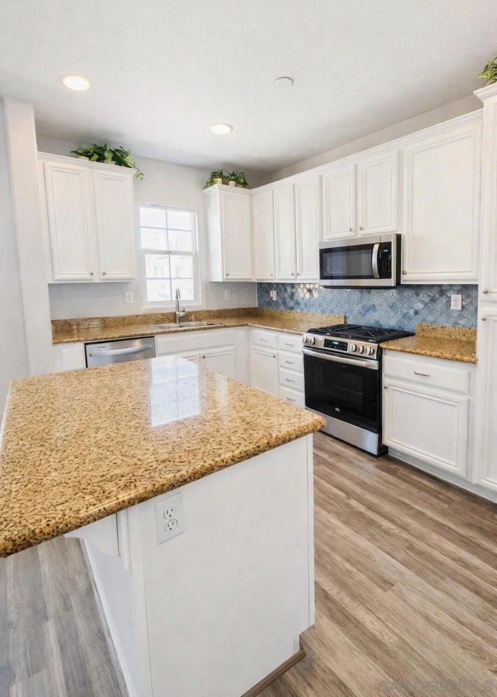 7370 La Mesita Place #9 La Mesa, CA 91942