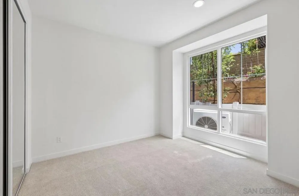 2522 Thyme Way Carlsbad, CA 92008