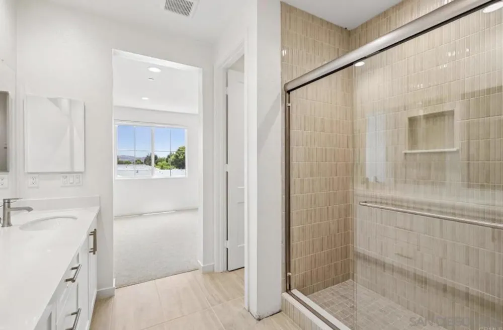 2522 Thyme Way Carlsbad, CA 92008
