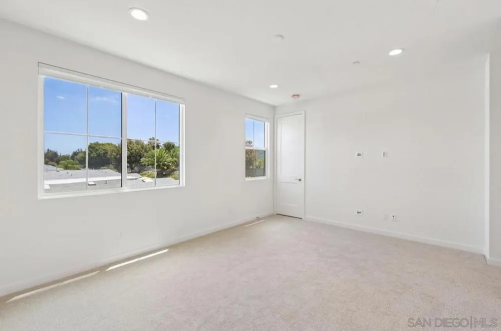 2522 Thyme Way Carlsbad, CA 92008
