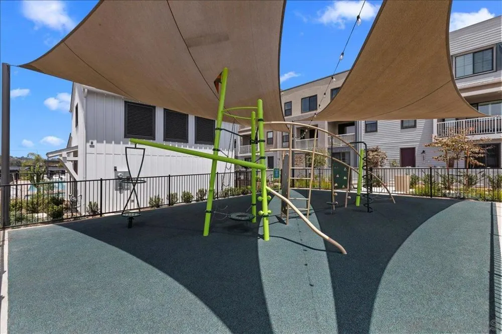 2522 Thyme Way Carlsbad, CA 92008