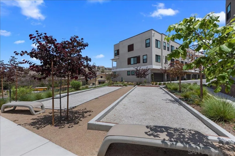 2522 Thyme Way Carlsbad, CA 92008