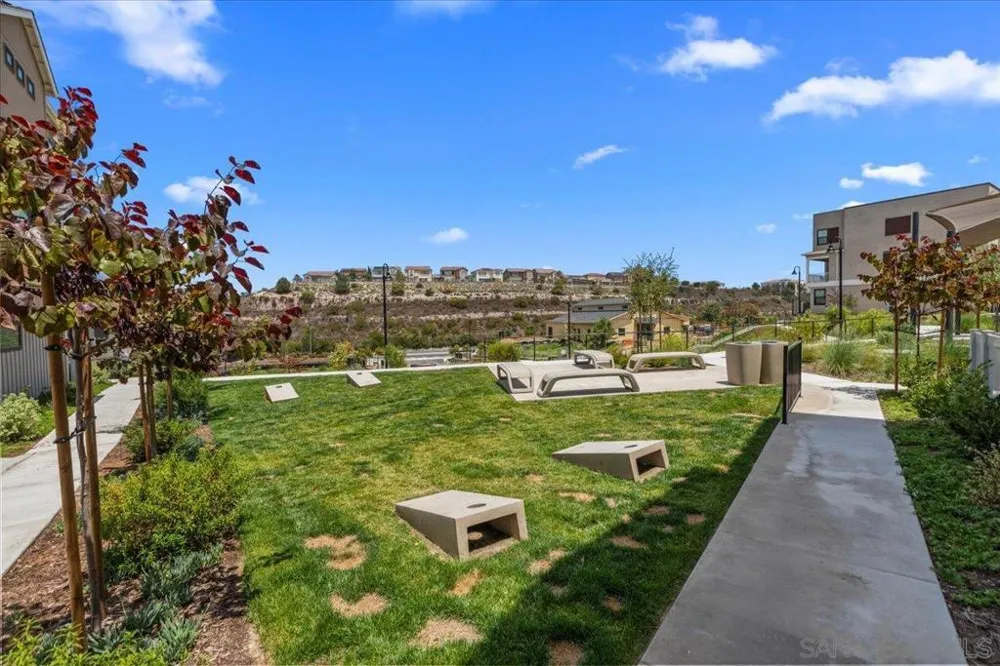 2522 Thyme Way Carlsbad, CA 92008