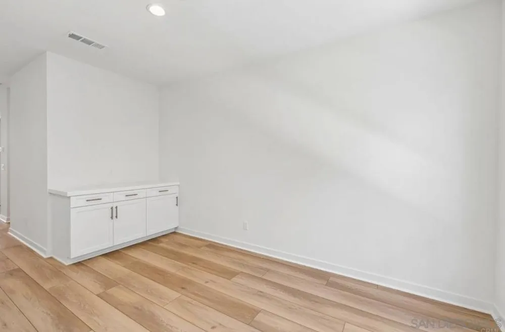2522 Thyme Way Carlsbad, CA 92008