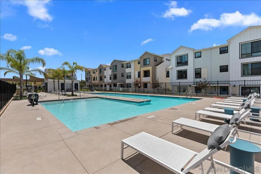 2522 Thyme Way Carlsbad, CA 92008