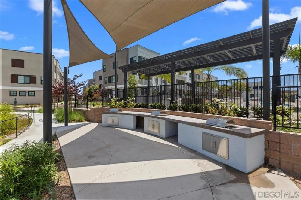 2522 Thyme Way Carlsbad, CA 92008