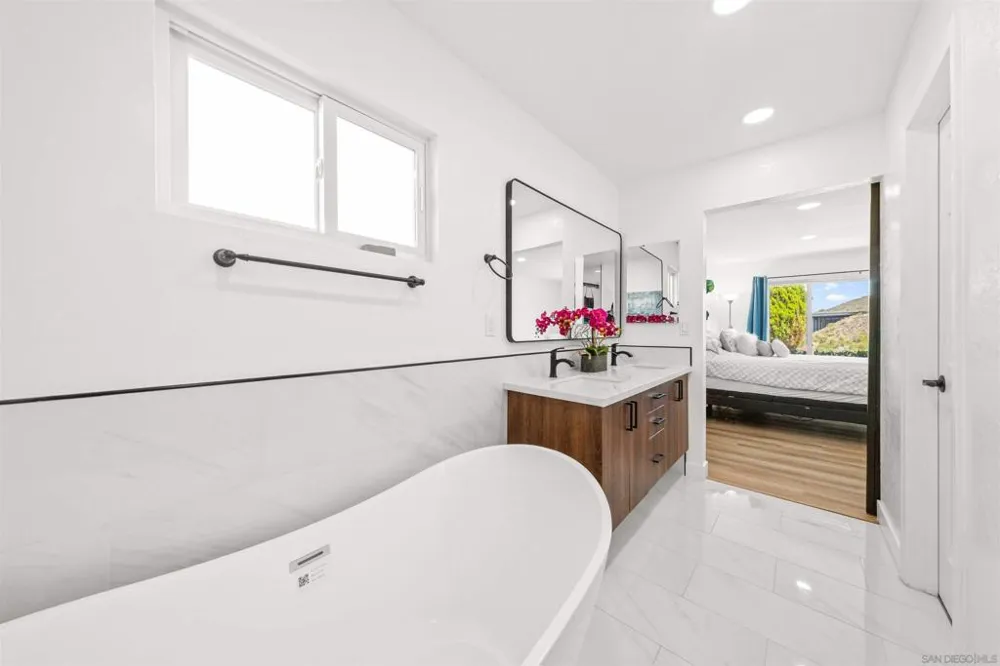 12485 Via Cabezon San Diego, CA 92129