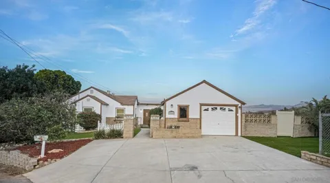 9465 Emerald Grove Ave