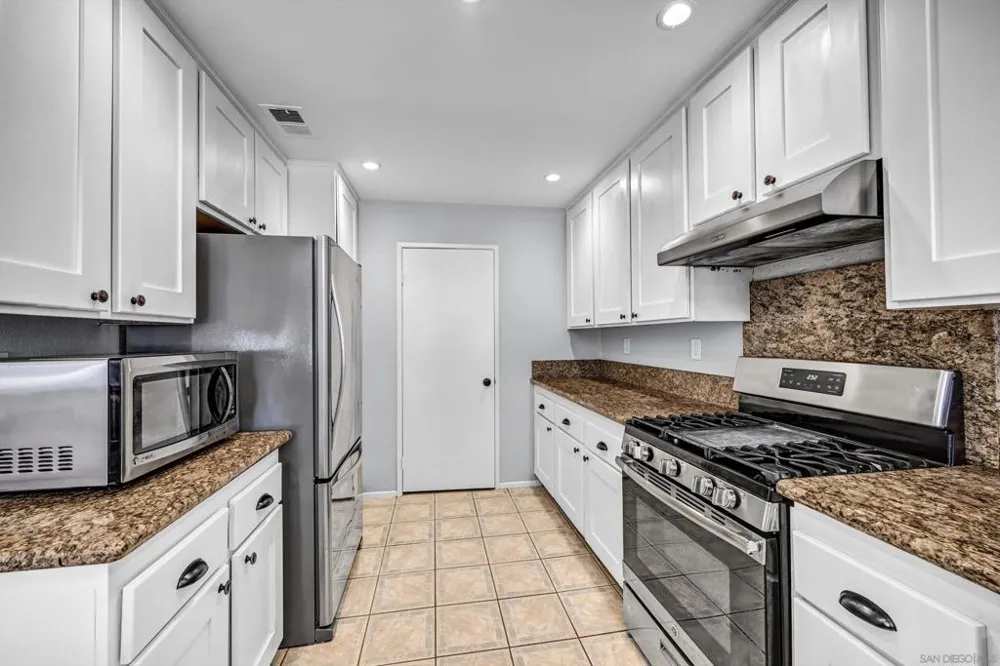 9325 Babauta Rd #8 San Diego, CA 92129
