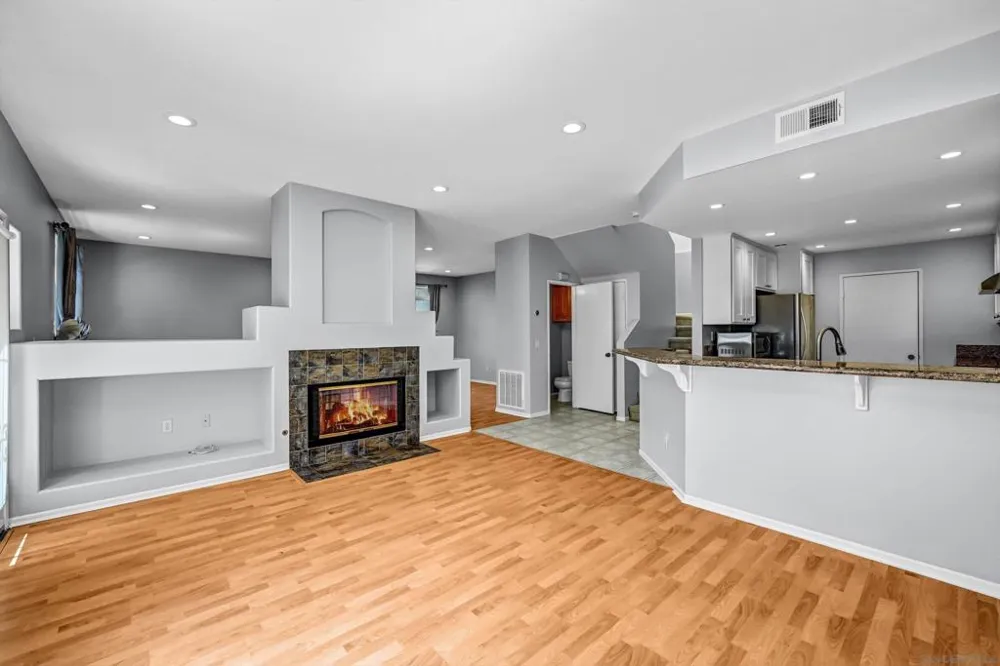 9325 Babauta Rd #8 San Diego, CA 92129