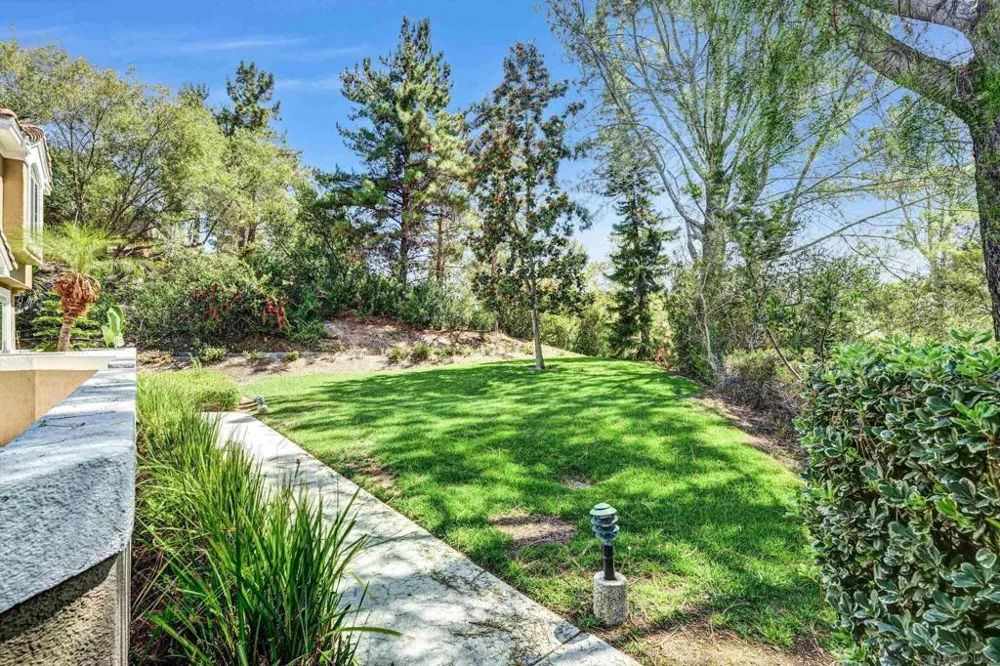 9325 Babauta Rd #8 San Diego, CA 92129