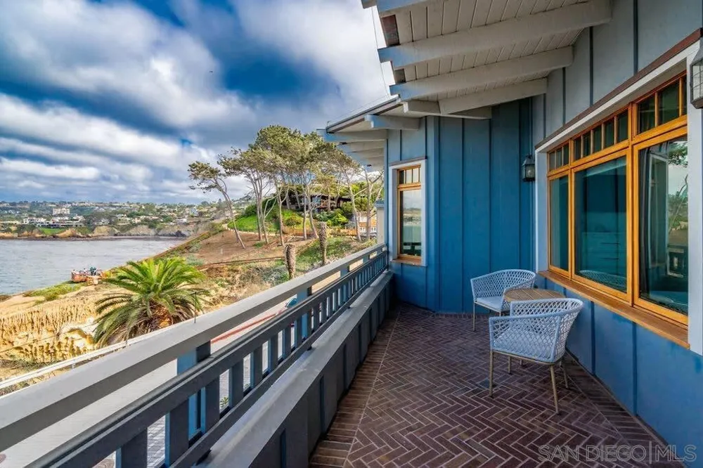 1249 Coast Blvd La Jolla, CA 92037