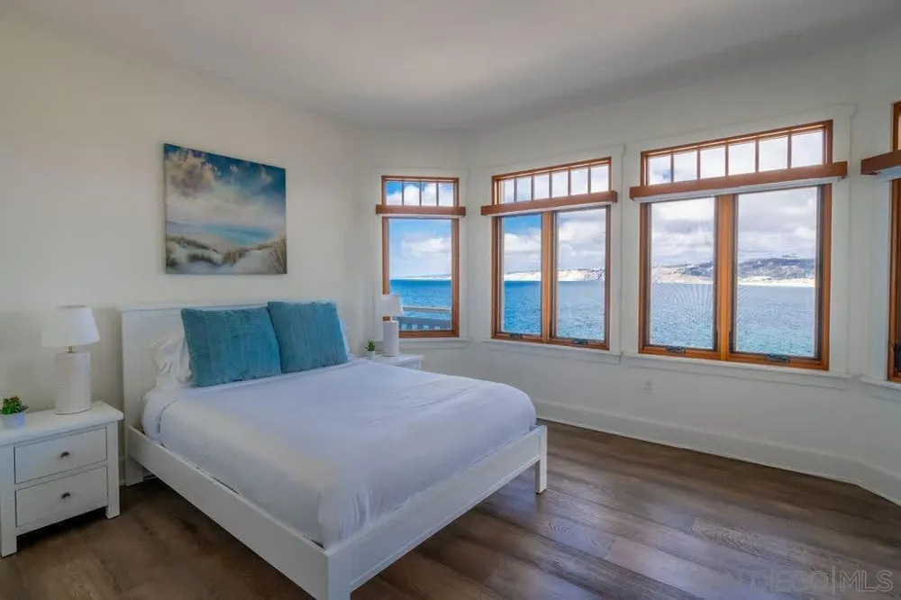 1249 Coast Blvd La Jolla, CA 92037