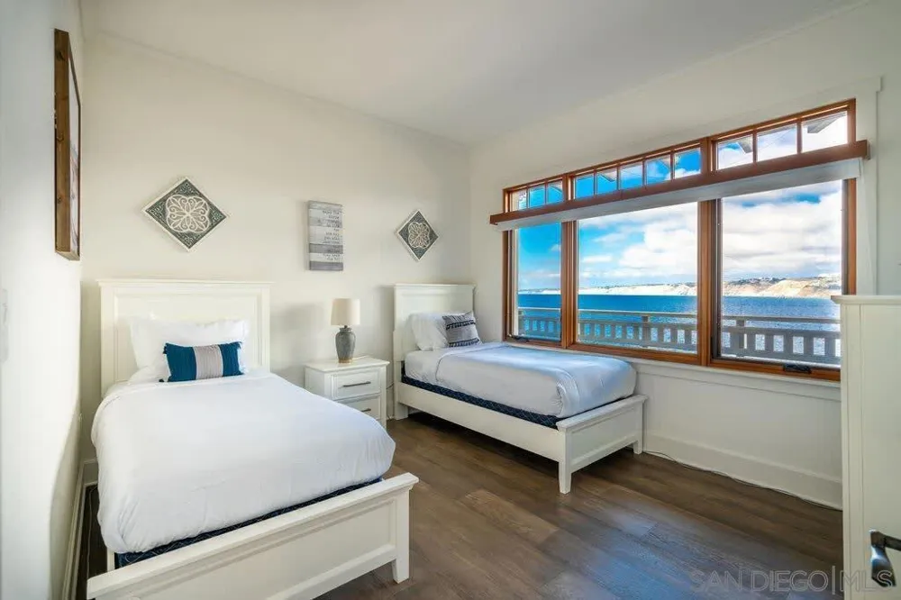 1249 Coast Blvd La Jolla, CA 92037
