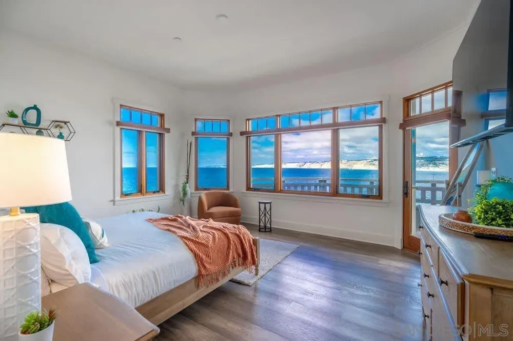 1249 Coast Blvd La Jolla, CA 92037