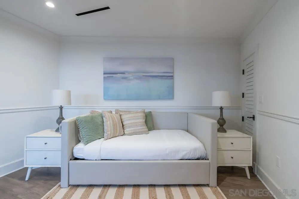 1249 Coast Blvd La Jolla, CA 92037