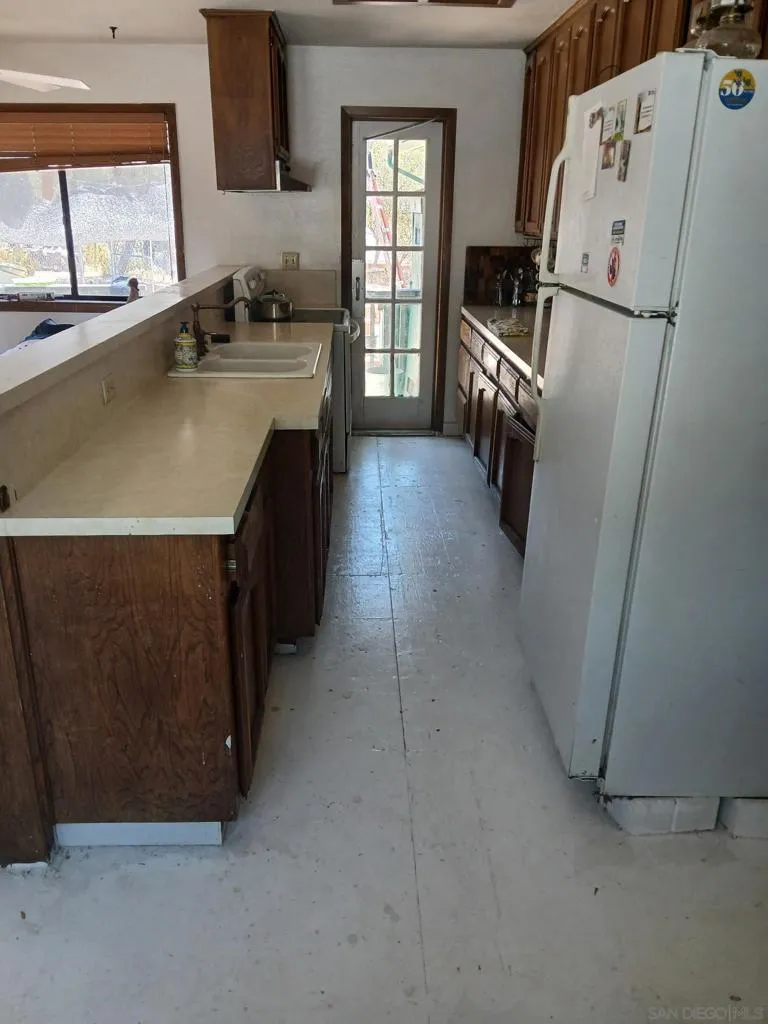 1576 Tierra Del Sol Road Boulevard, CA 91905