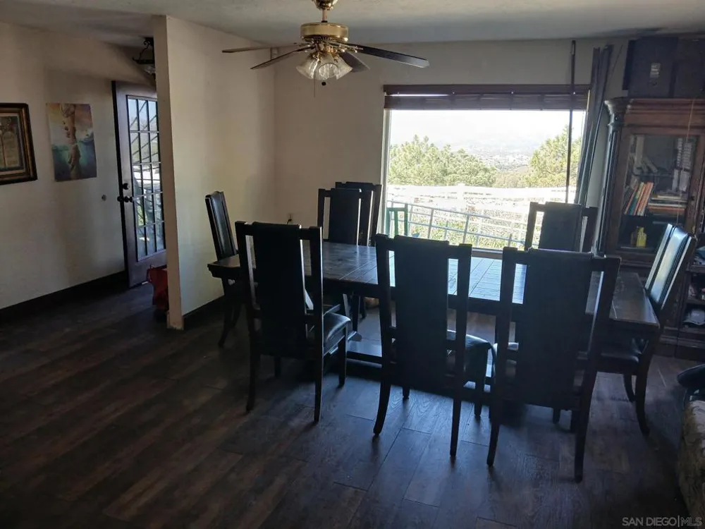 1576 Tierra Del Sol Road Boulevard, CA 91905