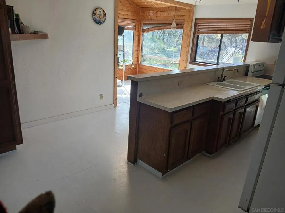 1576 Tierra Del Sol Road Boulevard, CA 91905