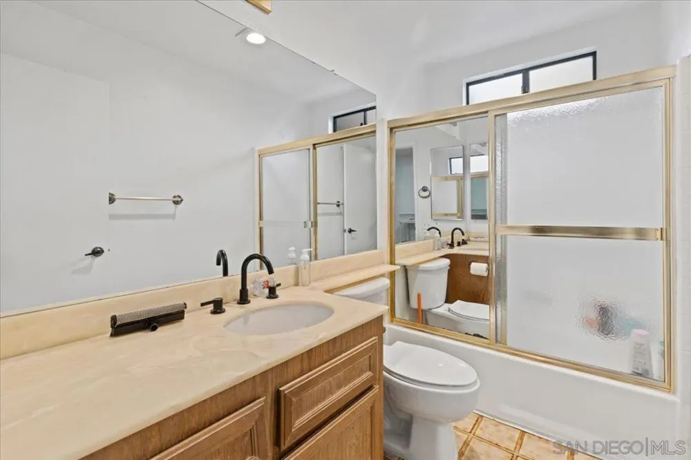 10430 Crosscreek Ter San Diego, CA 92131