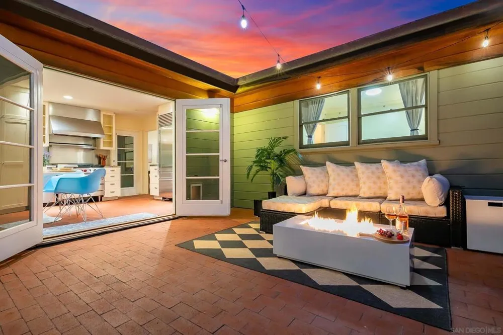 723 Arenas La Jolla, CA 92037