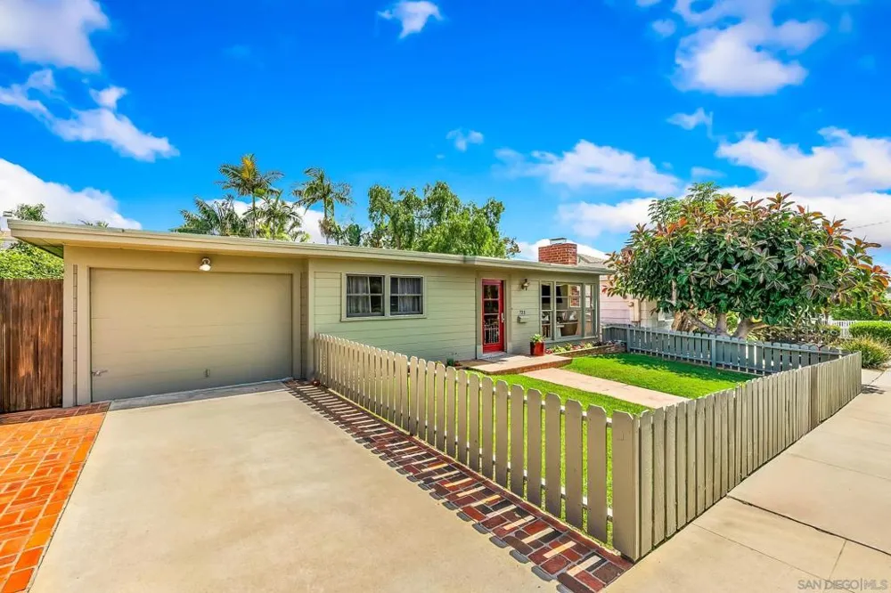 723 Arenas La Jolla, CA 92037