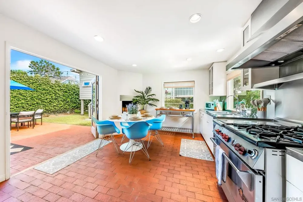 723 Arenas La Jolla, CA 92037