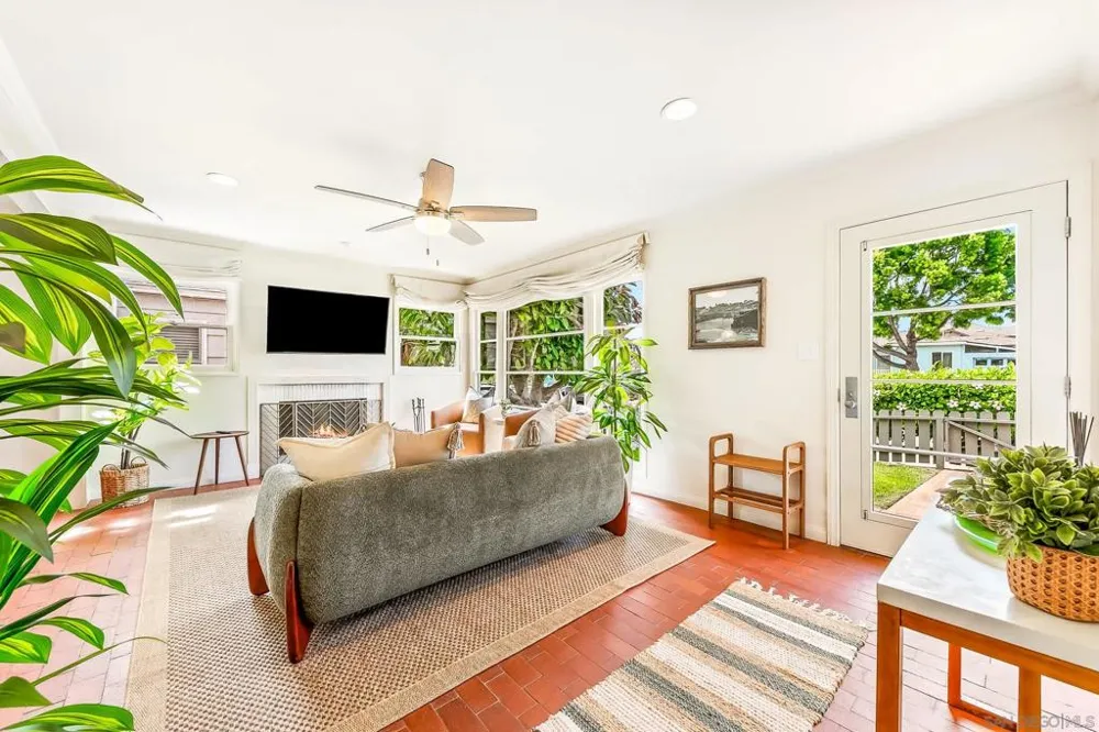 723 Arenas La Jolla, CA 92037