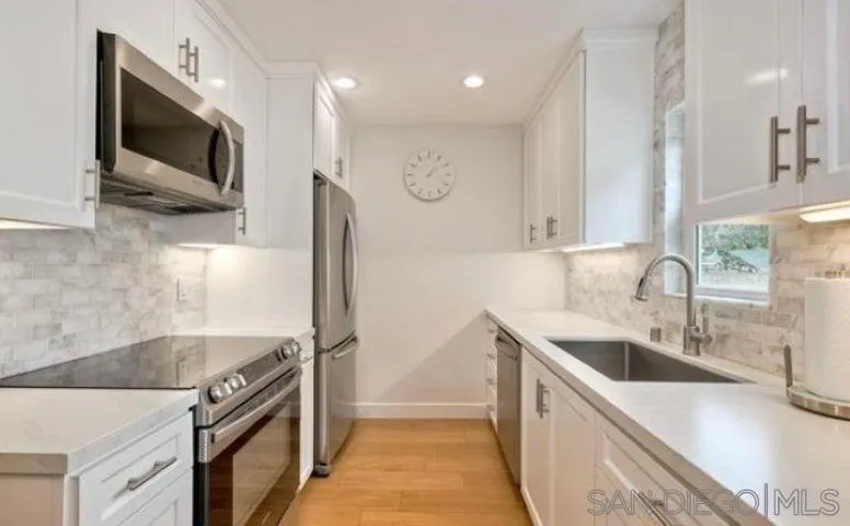 1174 Locust Street Point Loma, CA 92106