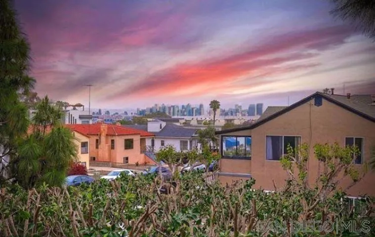 1174 Locust Street Point Loma, CA 92106