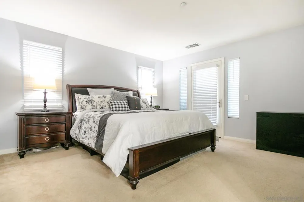 10547 Hollingsworth Way San Diego, CA 92127