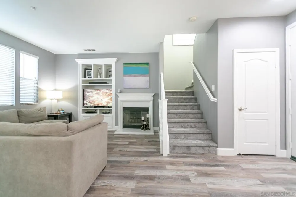 10547 Hollingsworth Way San Diego, CA 92127