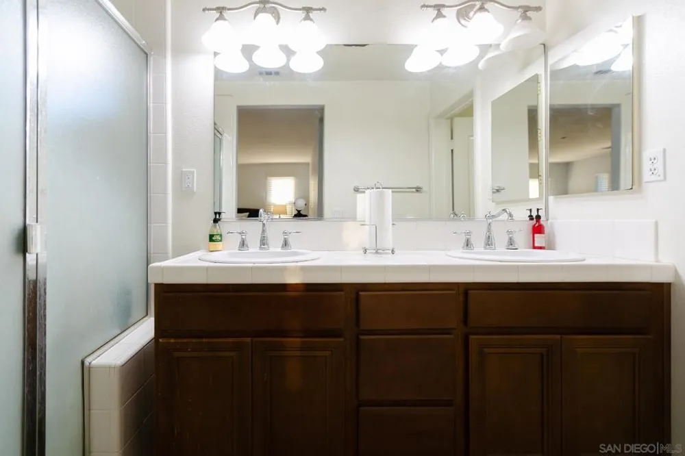 10547 Hollingsworth Way San Diego, CA 92127