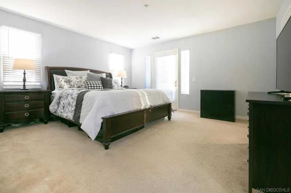 10547 Hollingsworth Way San Diego, CA 92127