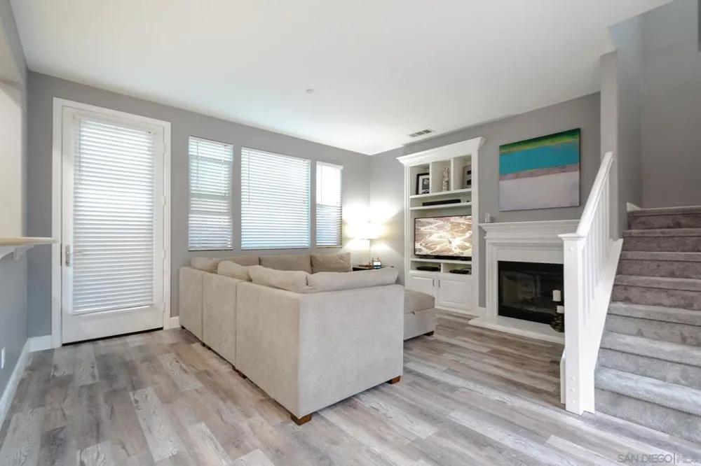 10547 Hollingsworth Way San Diego, CA 92127