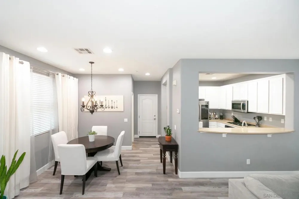 10547 Hollingsworth Way San Diego, CA 92127