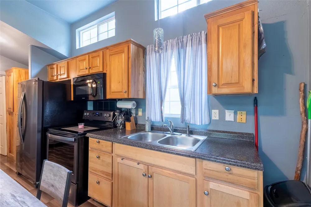 215 Center Street Cleveland, TX 77327