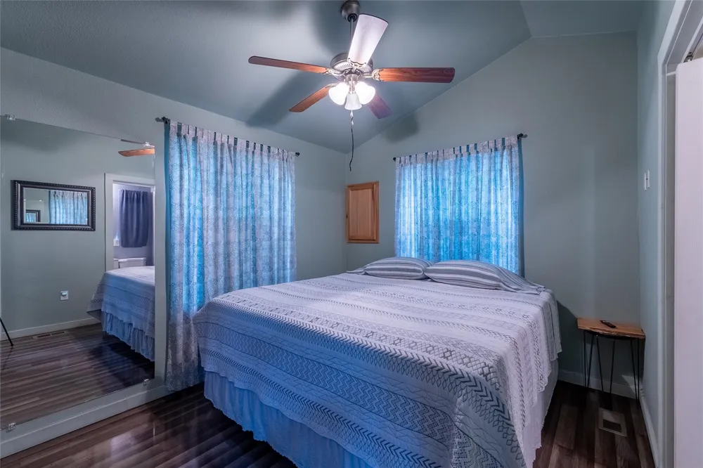 215 Center Street Cleveland, TX 77327