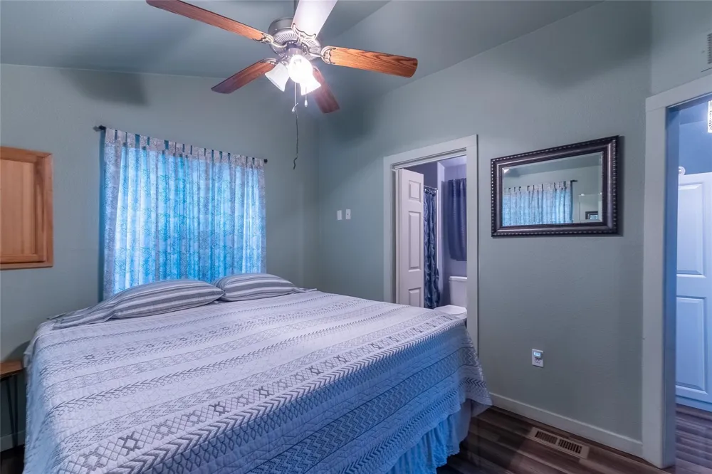 215 Center Street Cleveland, TX 77327