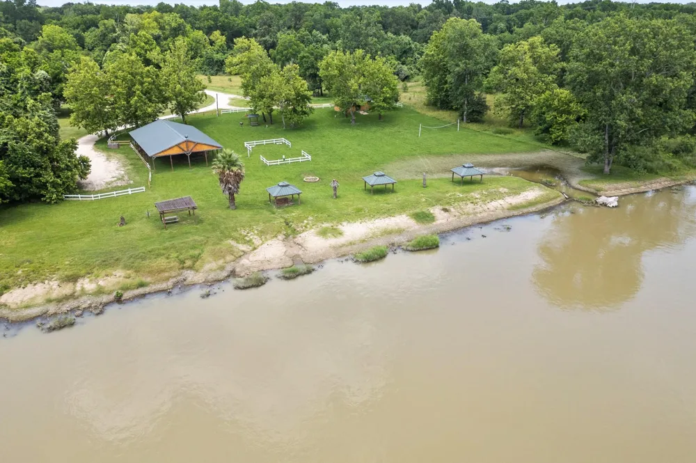 215 Center Street Cleveland, TX 77327