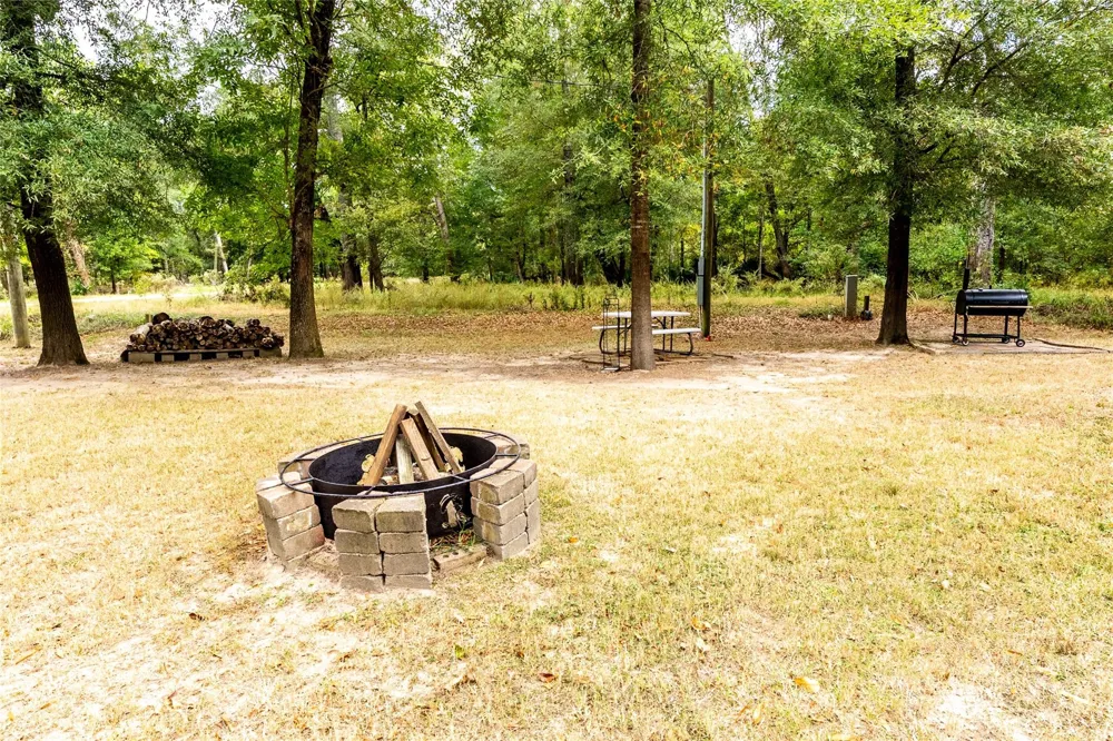 215 Center Street Cleveland, TX 77327