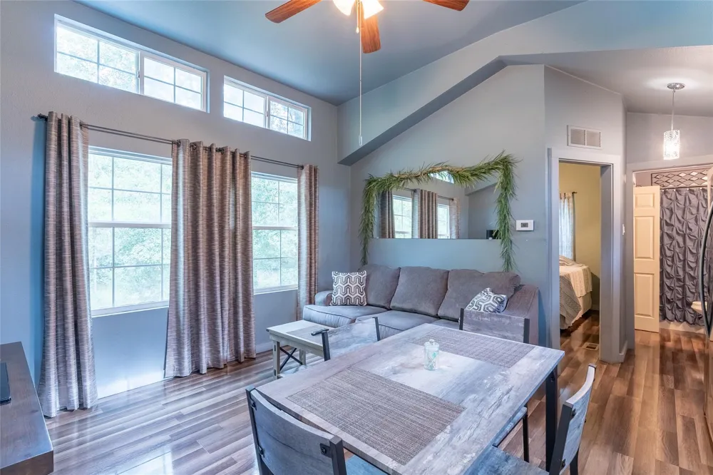 215 Center Street Cleveland, TX 77327