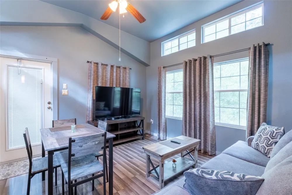 215 Center Street Cleveland, TX 77327